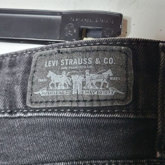 Levi's Womens Mid Rise Skinny Gray Denim Jeans Size 8 Neutral Minimalist Grunge - Picture 6 of 13